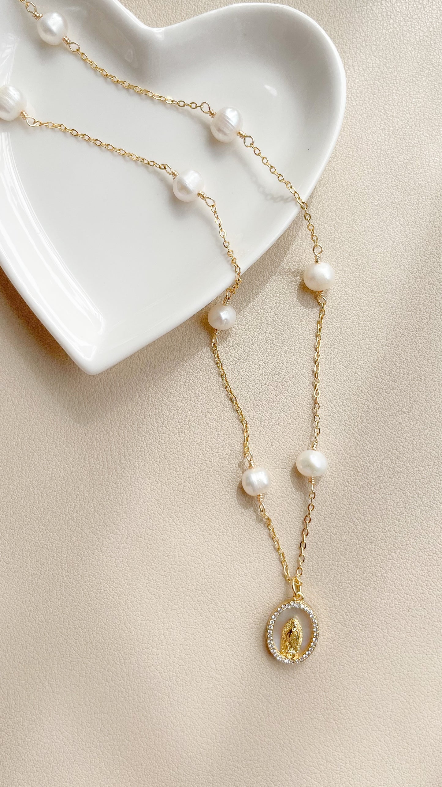 Collar virgen & perlas