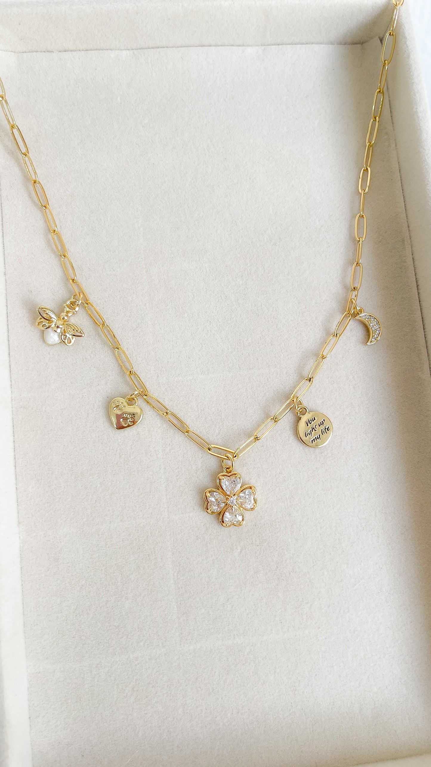 Charm Necklace Flores