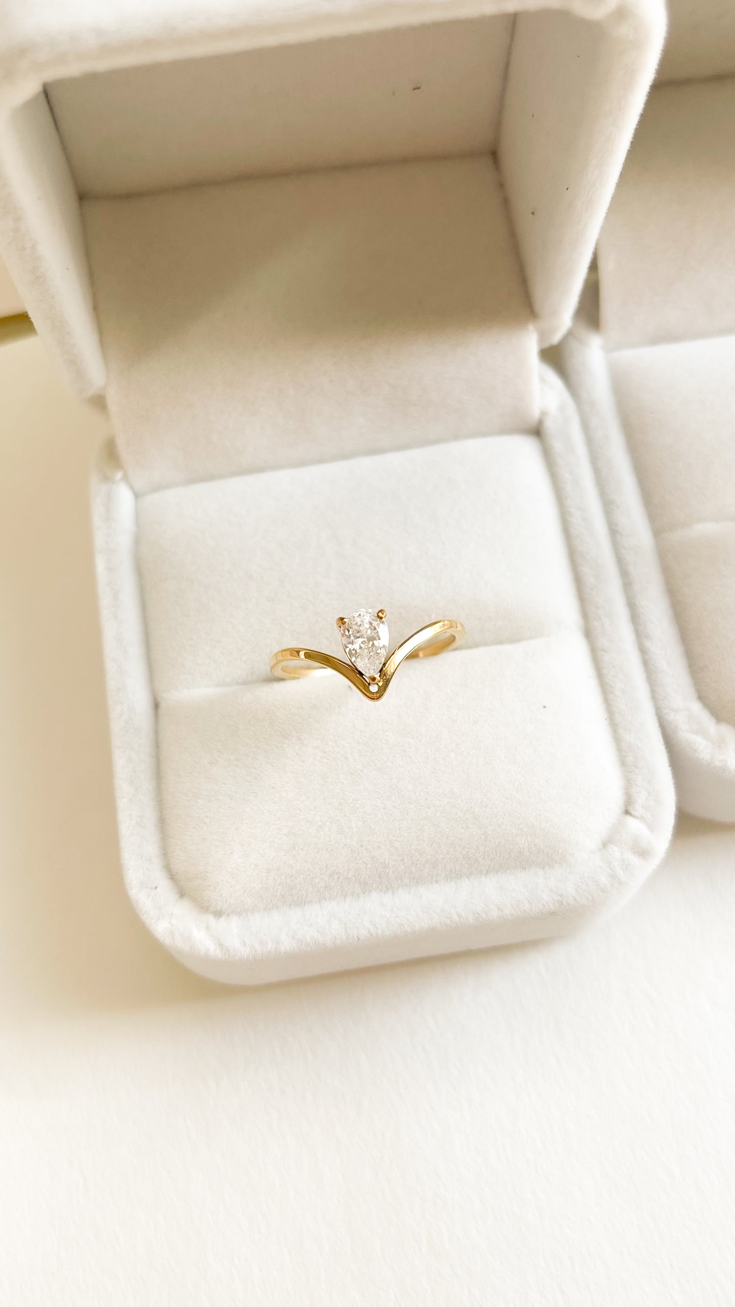 Anillo Helen