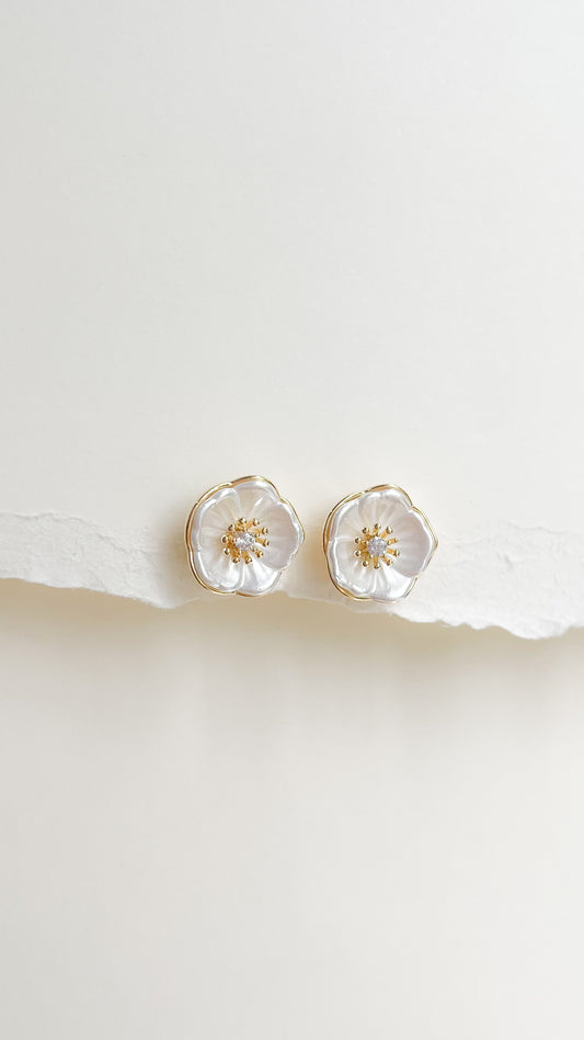 Dali Studs