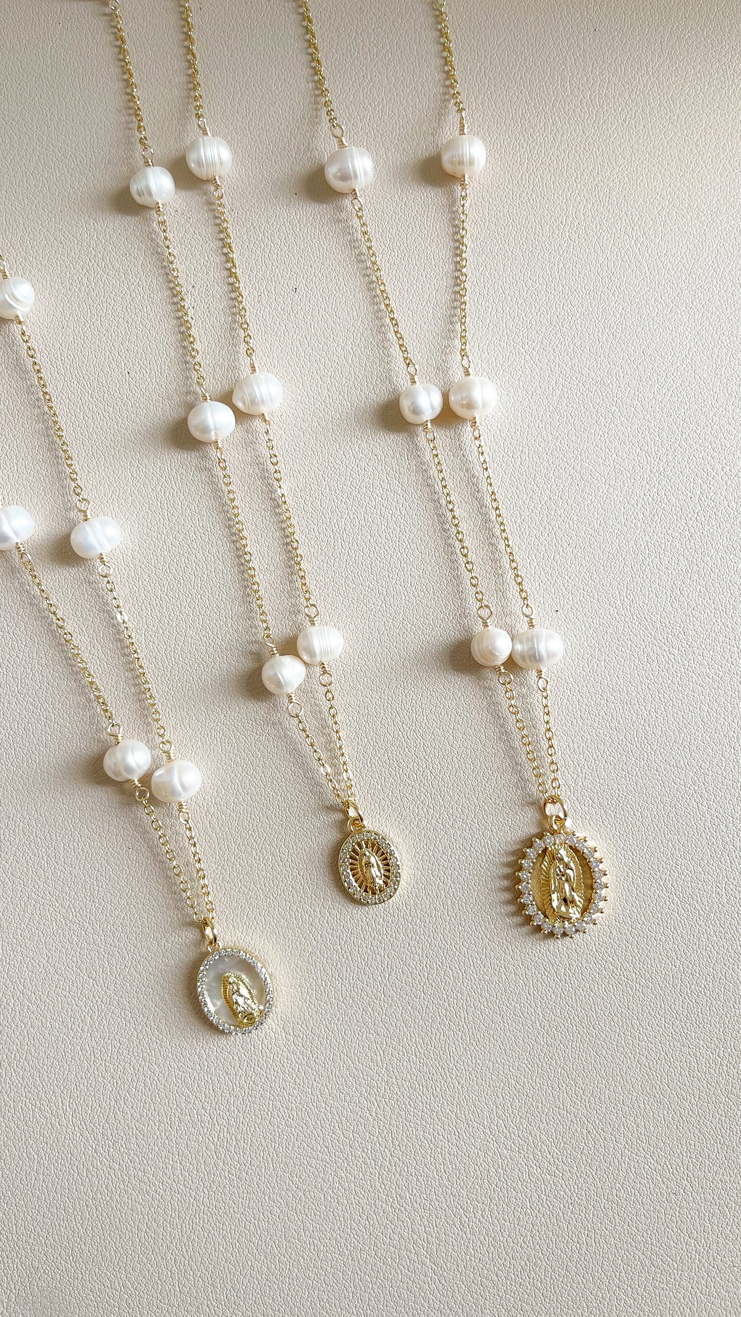 Collar virgen & perlas