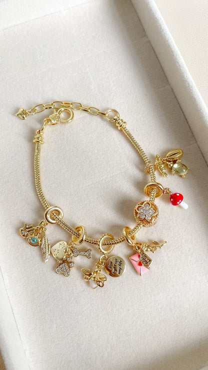 Brazalete con charms