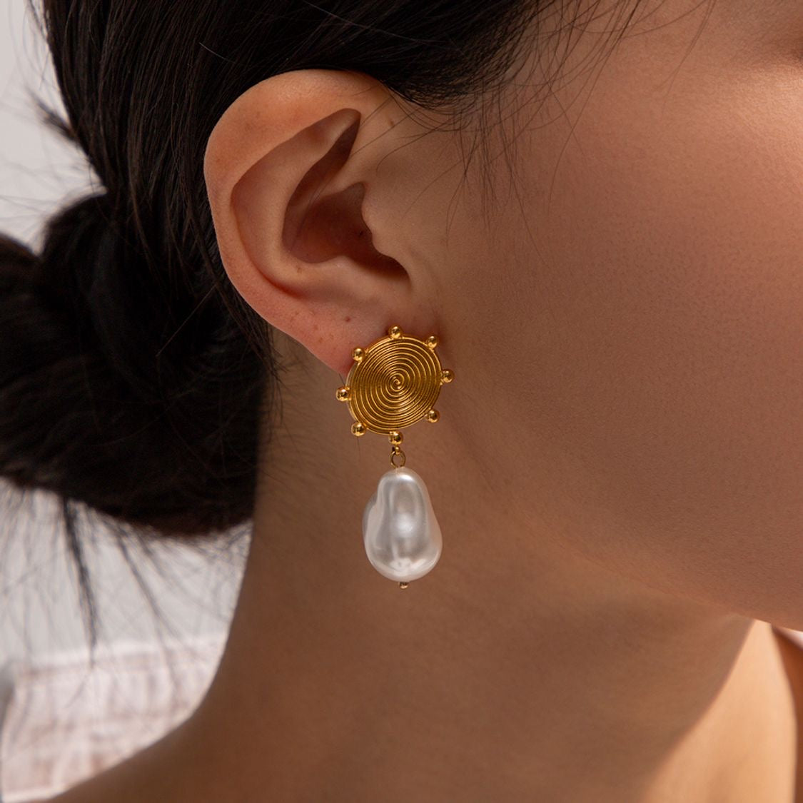 Cleo Earring