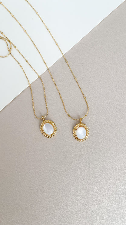 Collar Dione