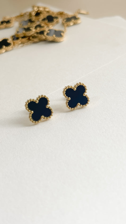 Aretes trébol negro